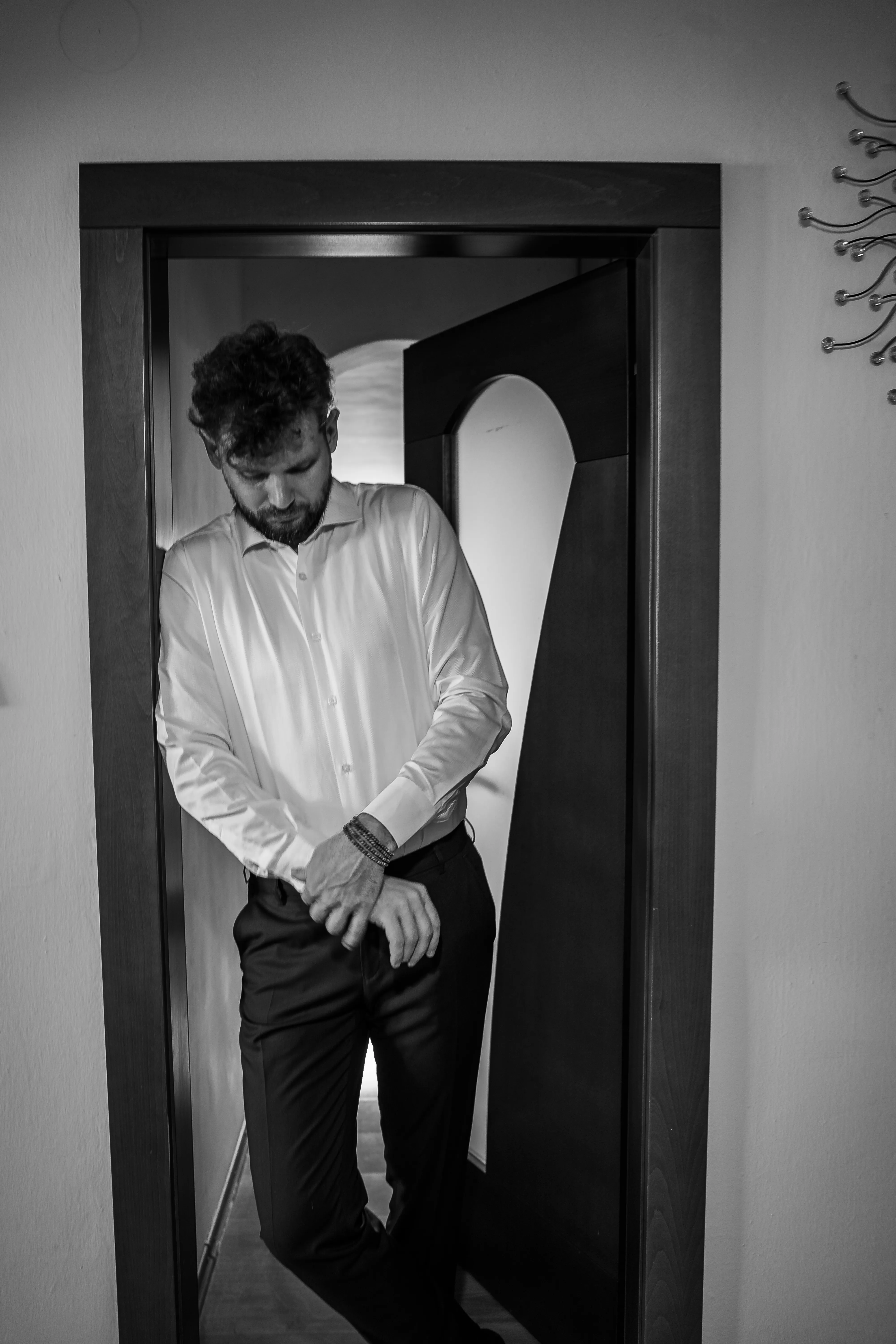 Detail obleku ženícha